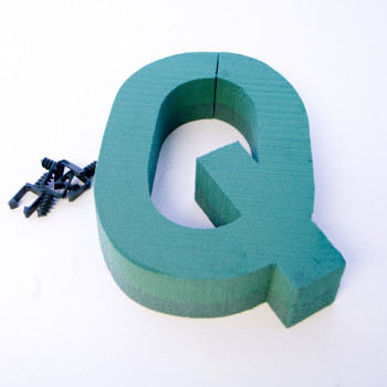 OASIS® Ideal Foam Frame Letter Q